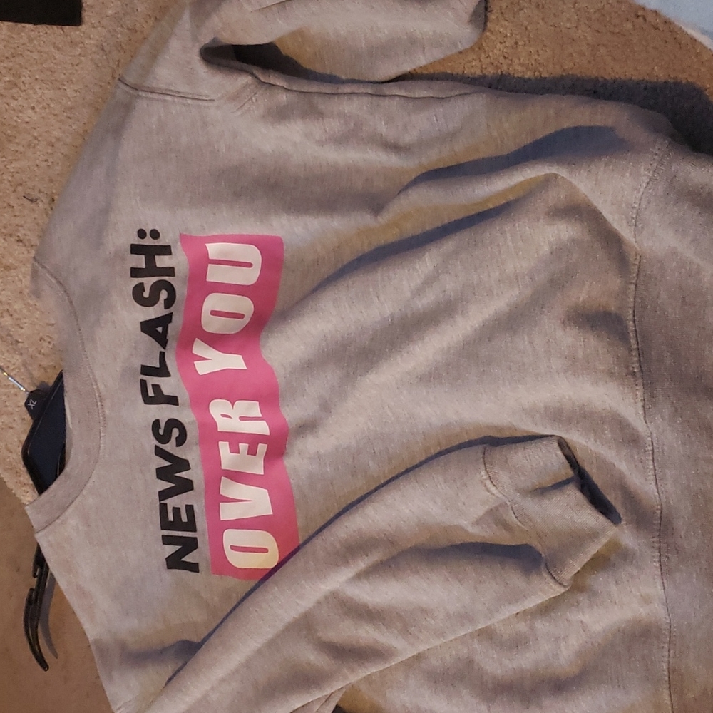 Graphic sweatshirt wound up medium gray